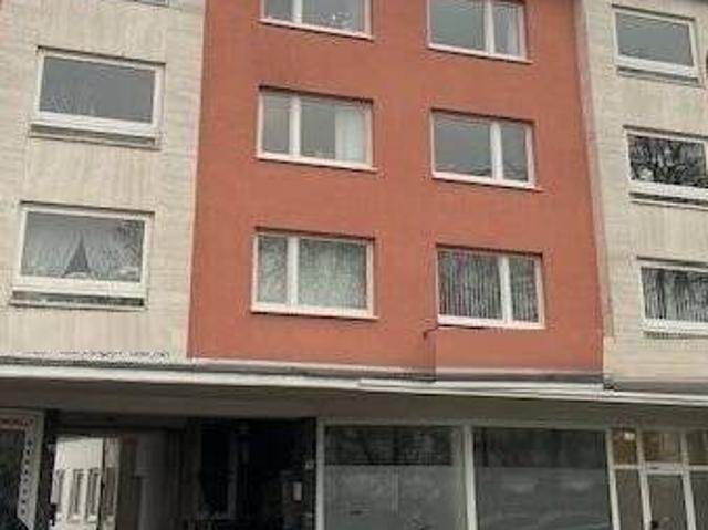 Wohn und Geschäftshaus mit Garagenhof mitten in Holthausen