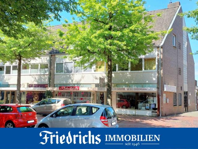 Wohn und Geschäftshaus mit Nebengebäude und zwei Garagen im Zentrum von Bad Zwischenhahn