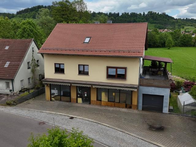 WOHN UND GESCHÄFTSHAUS IN OBERROT