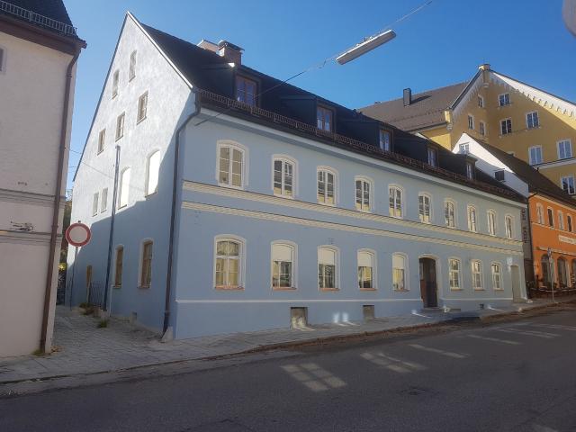 Wohn und Geschäftshaus in zentraler Lage