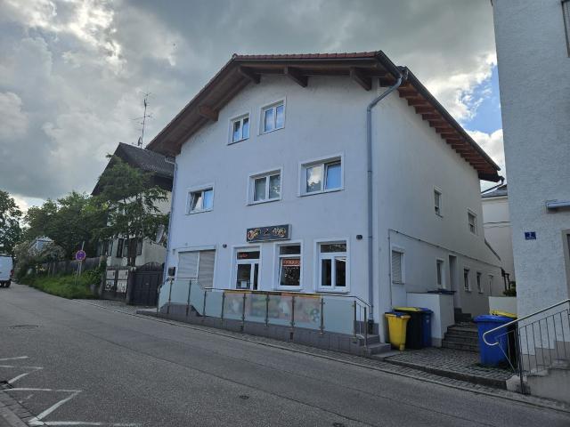 Wohn und Geschäftshaus in zentraler Lage 2 Läden und 2 Wohnungen 632