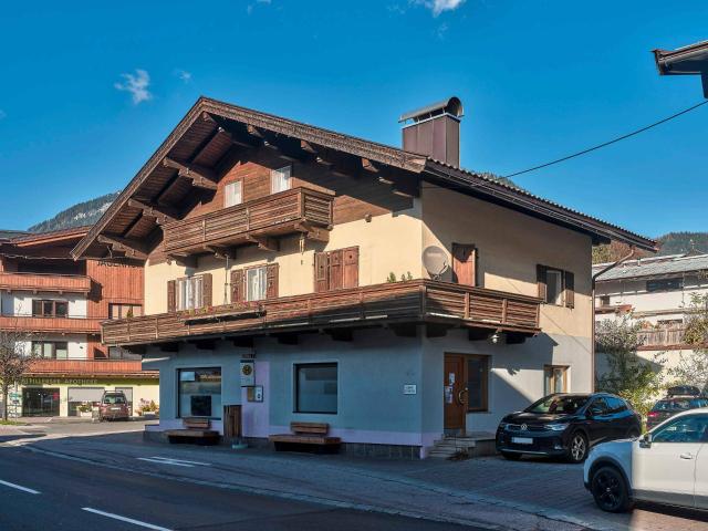 Wohn und Geschäftshaus in zentraler Lage