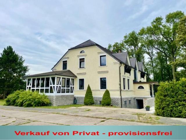 Wohn und Geschäftshaus 730 m² mit großem Grundstück und Nebengebäuden