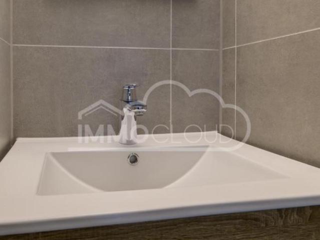 Wohngebäude 4 Zimmer