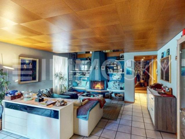 Wohngebäude 7.5 Zimmer