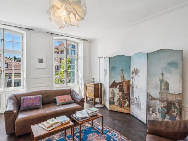 Wohngebäude 8 Zimmer