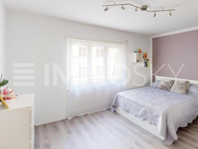 Wohngebäude 9 Zimmer