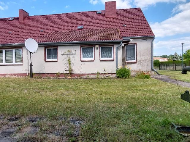 Wohngrundstück mit viel Nebengelass, Doppelgarage, Scheune, Stallungen, Garten in einer ruhigen, waldreichen Umgebung unweit vom Stadt
