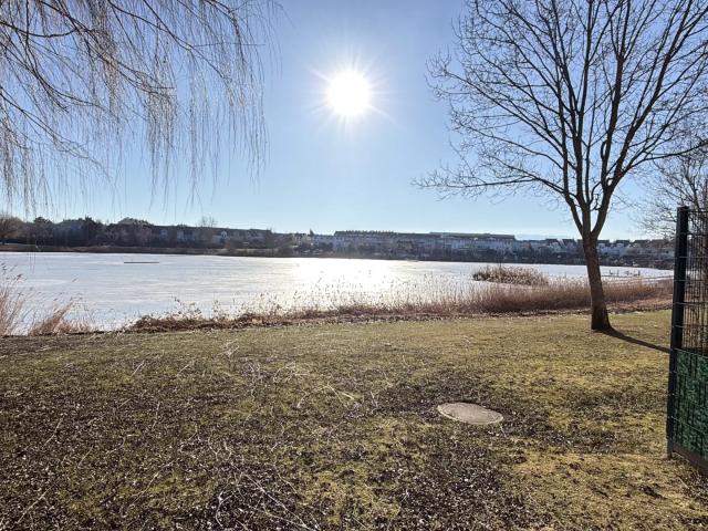 Wohnen am Badeteich – gepflegte 3 Zimmer Wohnung mit Balkon | ZELLMANN IMMOBILIEN