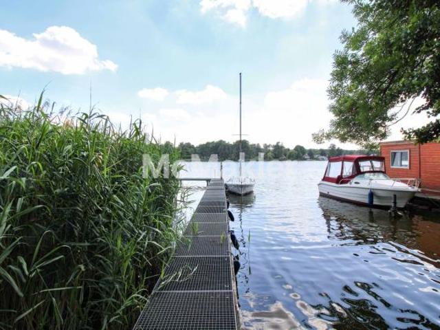 Wohnen am Krüpelsee: Stilvolle 3 Zimmer ETW mit Balkon, Stellplatz und Bootsliegeplatz