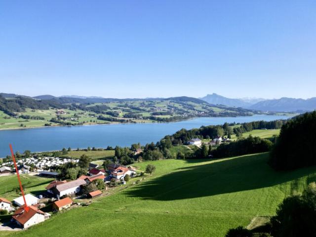 Wohnen am Irrsee Teilsaniertes Einfamilienhaus mit Seeblick