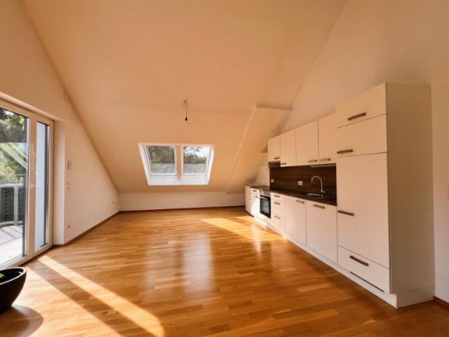 Wohnen am Speckgürtel von Wien Moderne Dachgeschosswohnung!