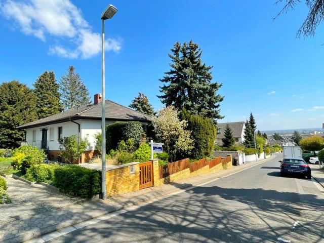Wohnen am Steinberg Freistehendes Einfamilienhaus mit Potenzial in Toplage
