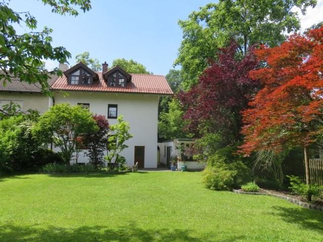 Mehrfamilien Haus auf Traumgrundstück am Südpark