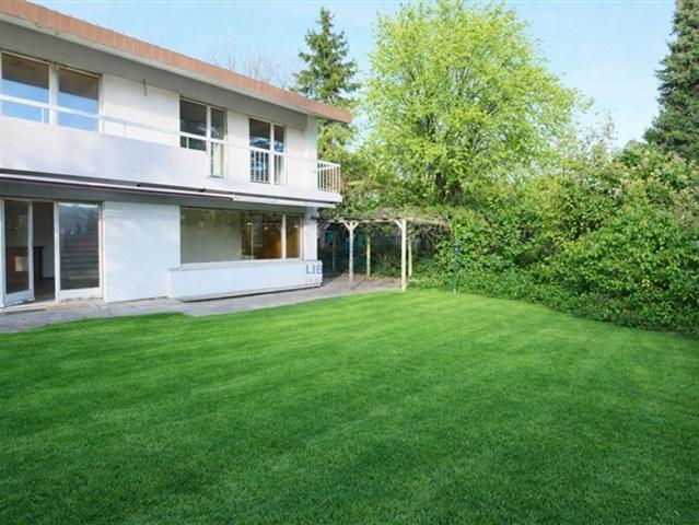 Wohnen am Rebberg von Reinach, Haus mit Weitsicht & grossem Garten