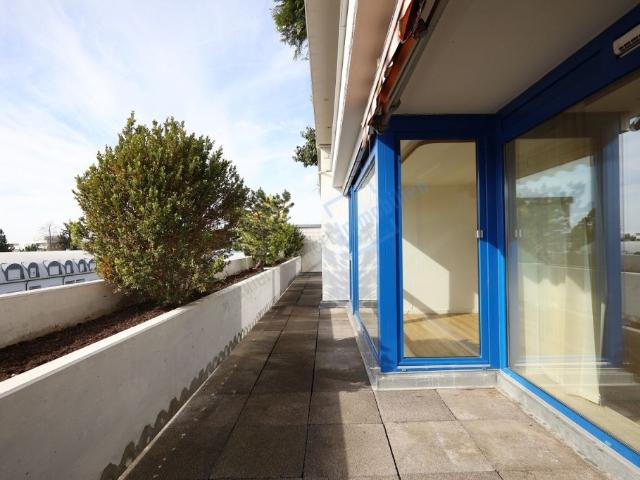 Wohnen auf einer Ebene. mit Aufzug.