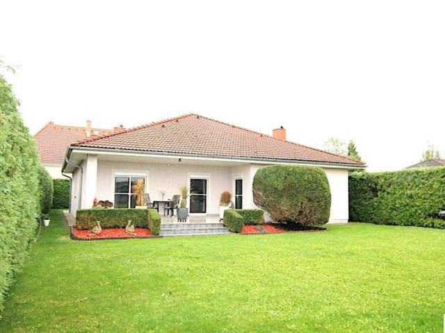 Wohnen auf 1000 m² barrierefreier Fläche, Bungalow in Trumau mit uneinsehbarem Garten