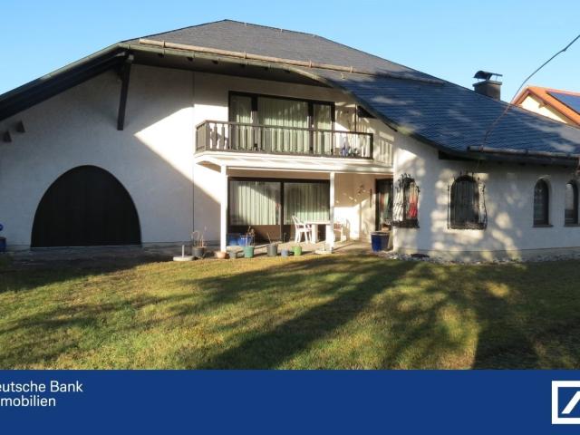 Wohnen hinter dem eigenen Betrieb, Villa mit Büro Altbestand. Großes Grundstück