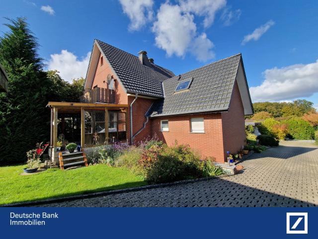 Wohnen im Grünen mit Platz für eine große Familie! Einliegerwohnung möglich!