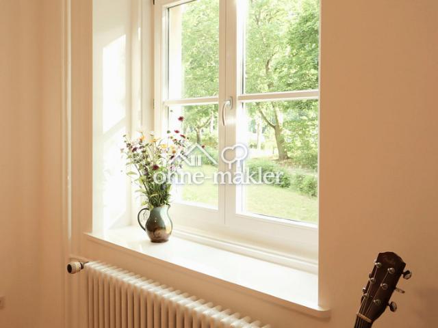 Wohnen im Grünen! Geschmackvoll modernisierte 2 Zimmer Wohnung BEZUGSFERTIG PROVISIONSFREI