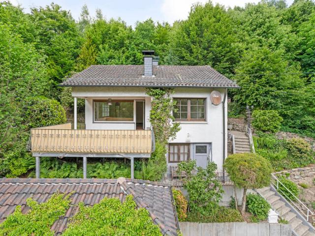 Wohnen im eigenen Tal 2 freistehende Einfamilienhäuser mit 12.130 m² Grundstück zu einem Preis!