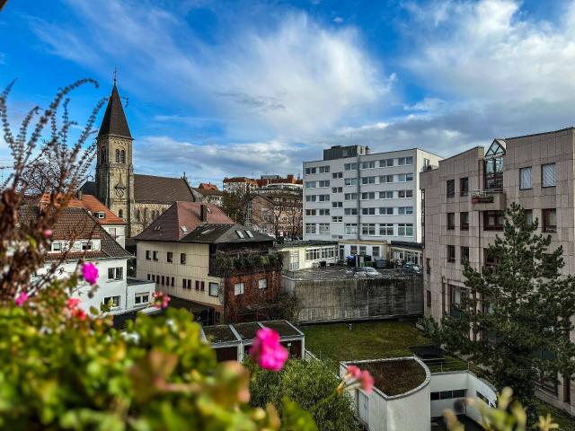 Wohnen im Herzen der Stadt: Exklusive Wohnung am Friedrich List Platz mit Aufzug!