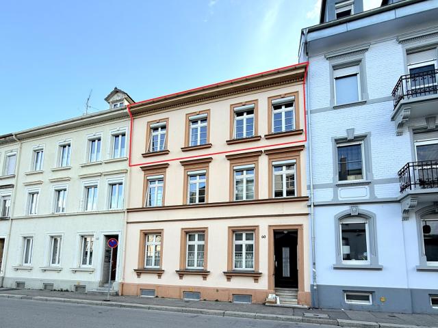 Wohnen im Herzen von Lörrach! 3 Zimmer Wohnung im 2. Obergeschoss mit Dachausbaumöglichkeiten!
