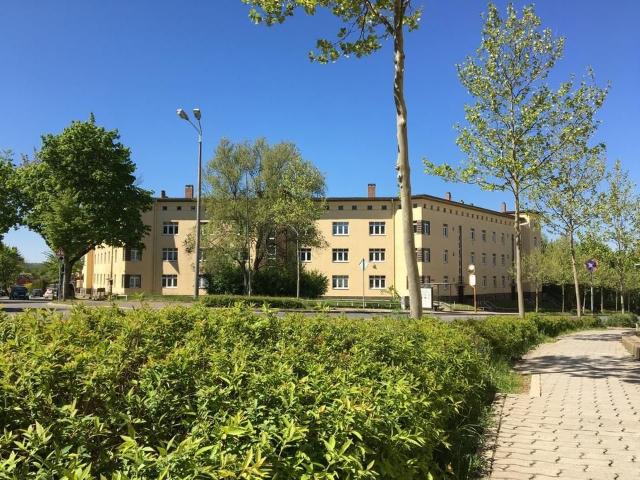 Wohnen im sanierten Altbau 3 Raum Wohnung mit Dusche und Balkon