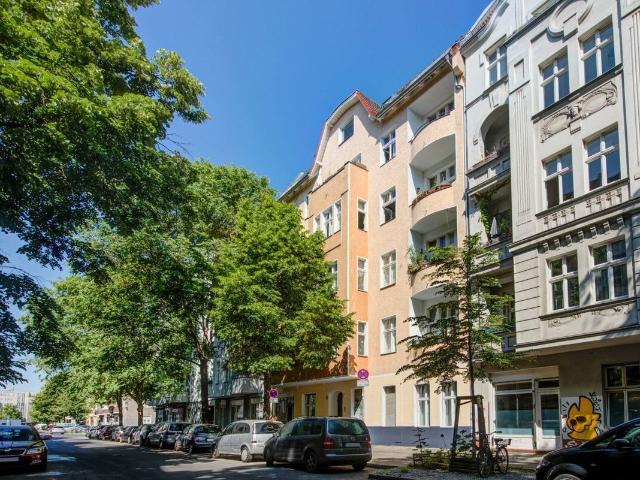 Wohnen im schönen Reuterkiez: Charmante 2 Zimmer Gründerzeit Wohnung + mit Tageslichtbad