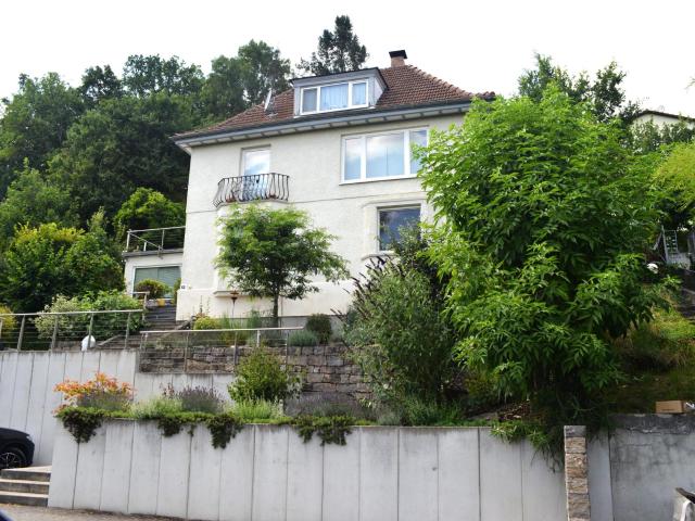 Wohnen in Aussichtslage Großzügiges 1 Fam. WH mit gr. Garage