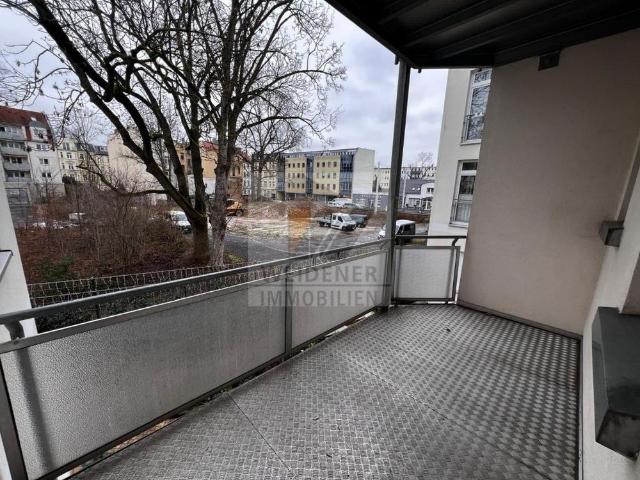 Wohnen in Untermhaus mit Aufzug, 2 Balkonen und 2 Bädern! Parkplatz vorhanden!