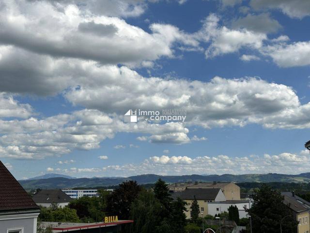 Geräumige 4 Zimmer Wohnung in Amstetten: Balkon, Garage und viel Komfort!