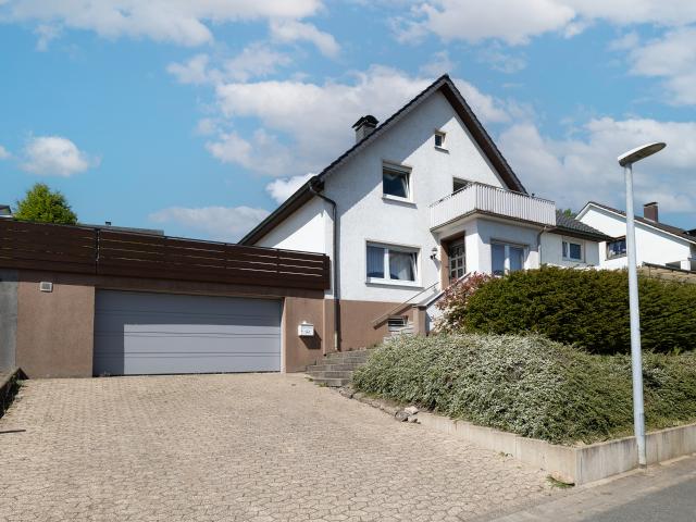Wohnen mit Aussicht: Charmantes Einfamilienhaus in ruhiger Höhenlage von Hiddenhausen