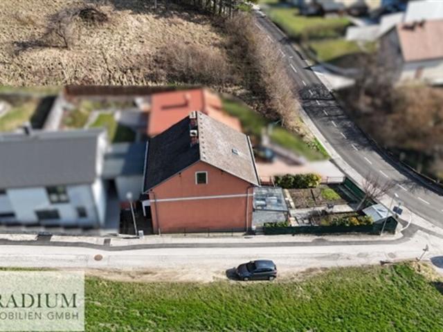 Wohnen mit Charakter – Altbauhaus in sonniger Lage mit Entwicklungschancen
