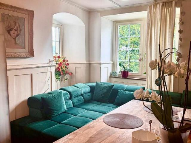 Wohnen mit Charakter stilvolle 6.5 Zimmer Wohnung am Zürichsee