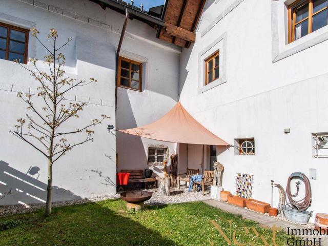 Wohnen mit Geschichte charmante Altbau Haus in Wels mit Schloss Flair – stilvoll wohnen auf ca. 118 m²