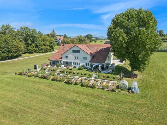 Wohnen mit Geschichte Atemberaubender 5.5 Zimmer Hausteil mit grossem Garten