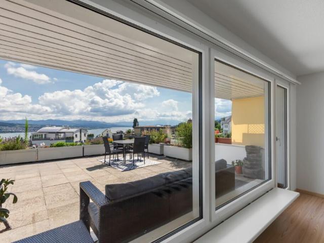 Wohnen mit herrlichem See und Bergblick charmantes Terrassenhaus in sonniger Hanglage
