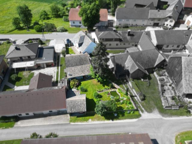 Wohnen mit Herz: Landhaus mit Bilderbuchgarten im südlichen Waldviertel