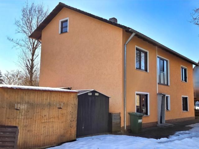 Wohnen mit Perspektive: Großzügiges Haus mit Einliegerwohnung in Nabburg