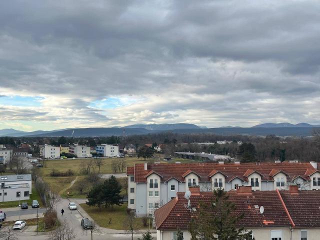 Wohnen mit Weitblick – Eigentumswohnung mit Top Ausblick von der Loggia in Felixdorf