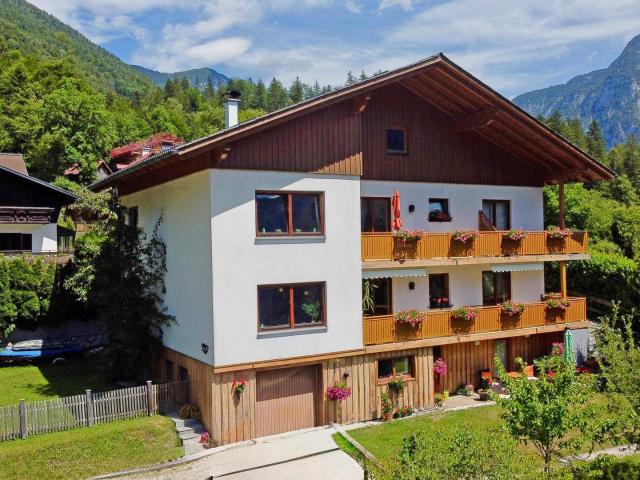 Wohnen mit Weitblick Exklusives Mehrfamilienhaus/Gästehaus nähe Hallstatt