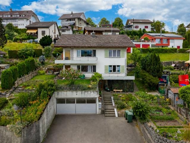 Wohnen mit Weitsicht Haus mit 2 Wohnungen und grossem Garten