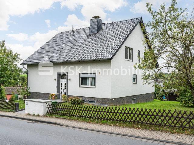 Wohnen nach Ihren Vorstellungen: Großzügiges Zweifamilienhaus in Königswinter!