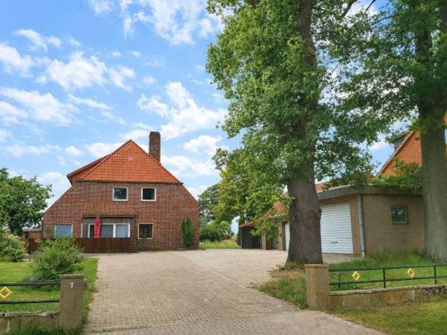 Wohnen wo andere Urlaub machen Attraktives Zweifamilienhaus in direkter Deichlage an der Elbe