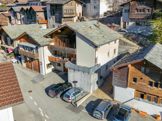 Wohnen wie ein Ritter, Maisonette mit Burgblick