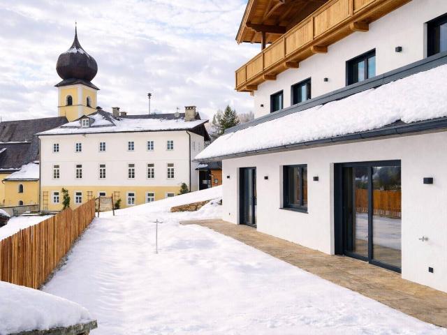 Wohnen wie im eigenen Haus – stilvolle Gartenwohnung mit Terrasse in idyllischer Lage