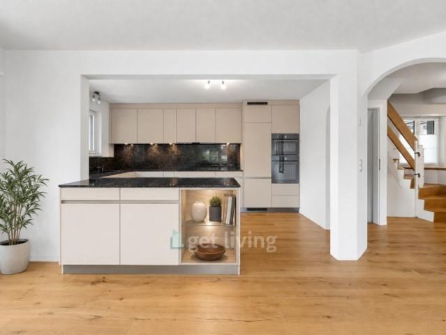 WOHNEN WIE IM EINFAMILIENHAUS MIT RIESIGEM GARTEN!