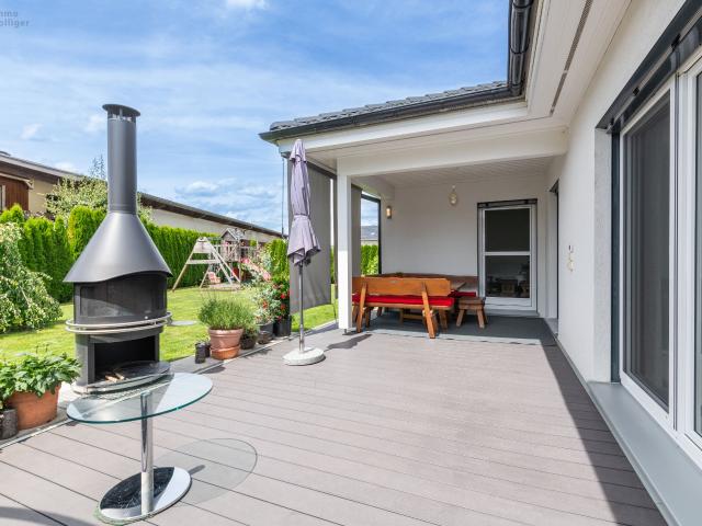 Wohnen wie im Urlaub – moderner Bungalow mit Gartenidylle | dreamo. Ch
