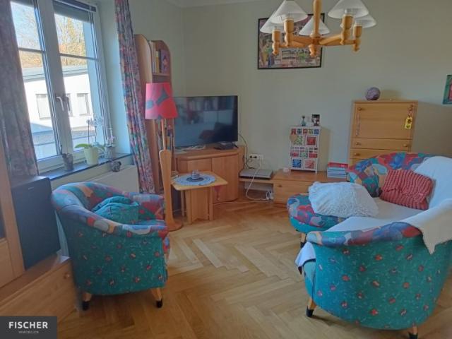 Wohnen und arbeiten, oder wohnen und vermieten. Wohnhaus mit drei Wohneinheiten!